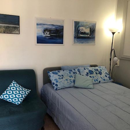 Welcome In The Cozy Blue Nest Pedestrian Menton Bagian luar foto