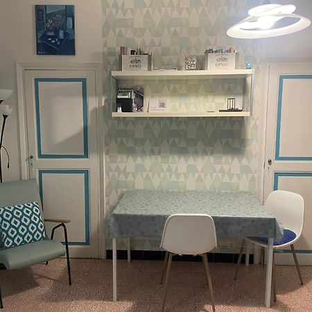 Welcome In The Cozy Blue Nest Pedestrian Menton Bagian luar foto