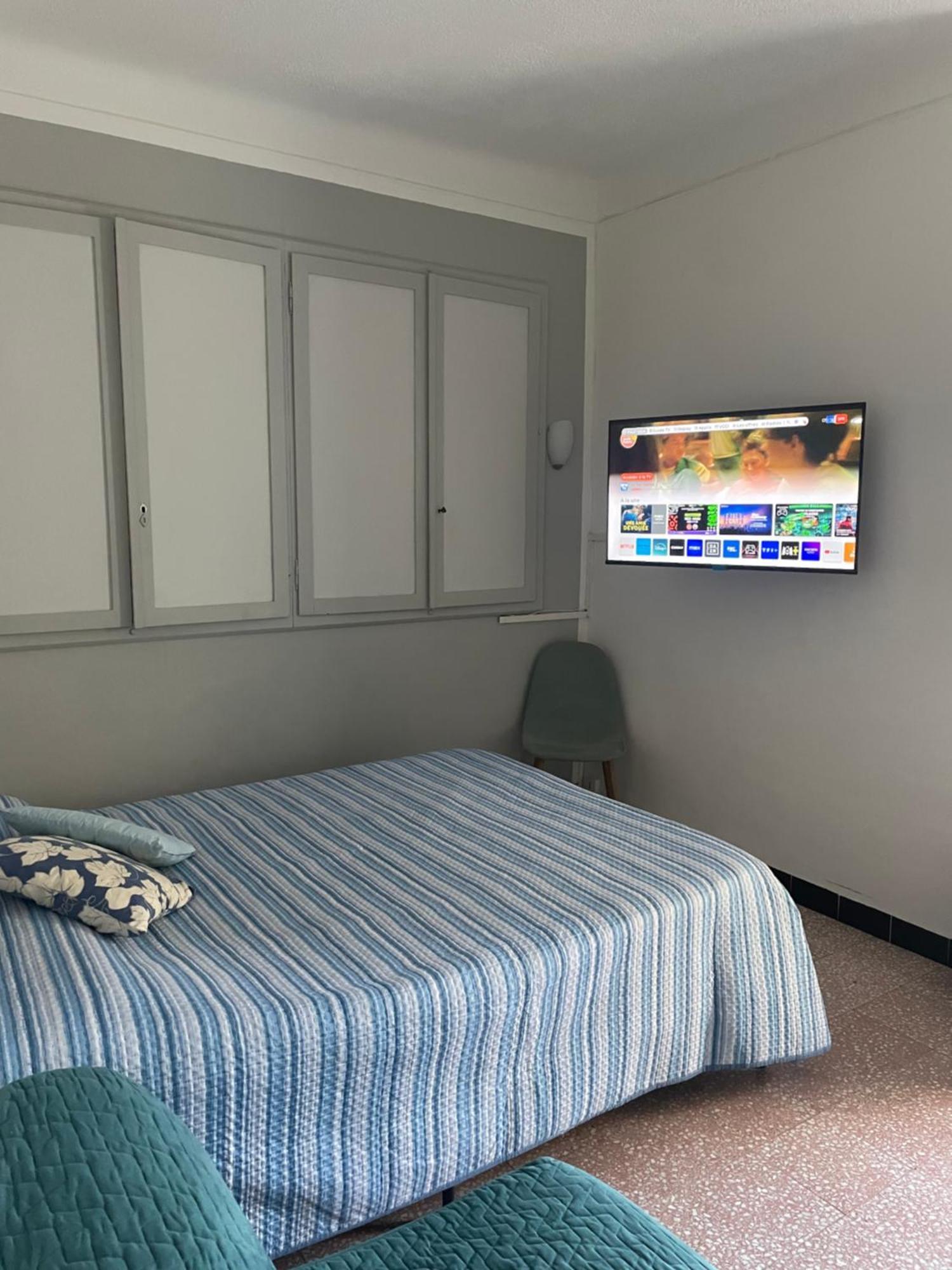 Welcome In The Cozy Blue Nest Pedestrian Menton Bagian luar foto