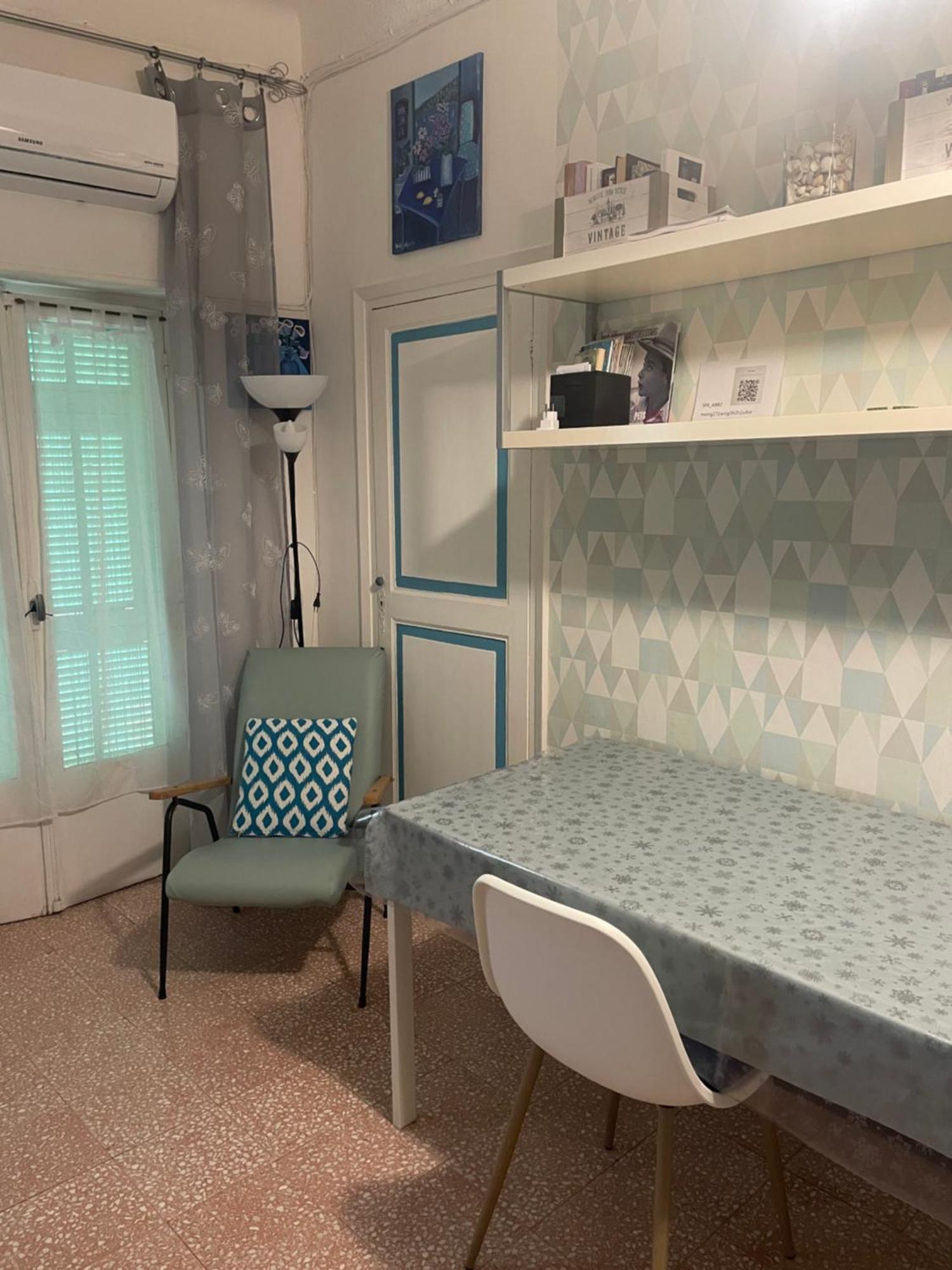 Welcome In The Cozy Blue Nest Pedestrian Menton Bagian luar foto
